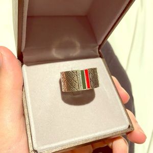 Authentic men’s Gucci ring!